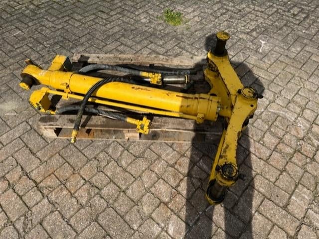 Foto 3 van Bakcilinder Komatsu PW160 met linken