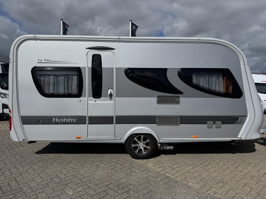 Hobby La Vita Veneto 455 UF MOVER/VOORTENT, Caravans en Kamperen, Ringverwarming, Rondzit, Hobby, Bedrijf