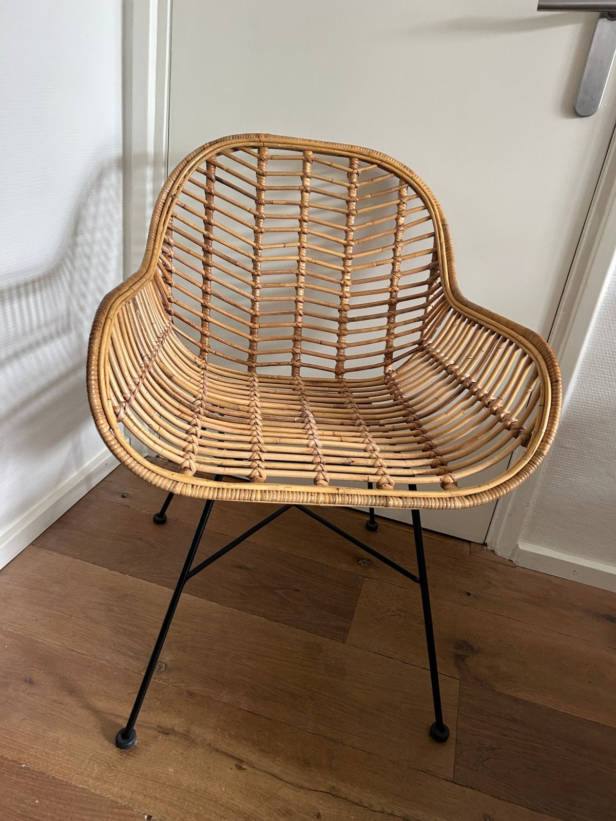 Rotan stoel / fauteuil/ eetkamerstoel, Ophalen, Zo goed als nieuw, Bruin, Eén