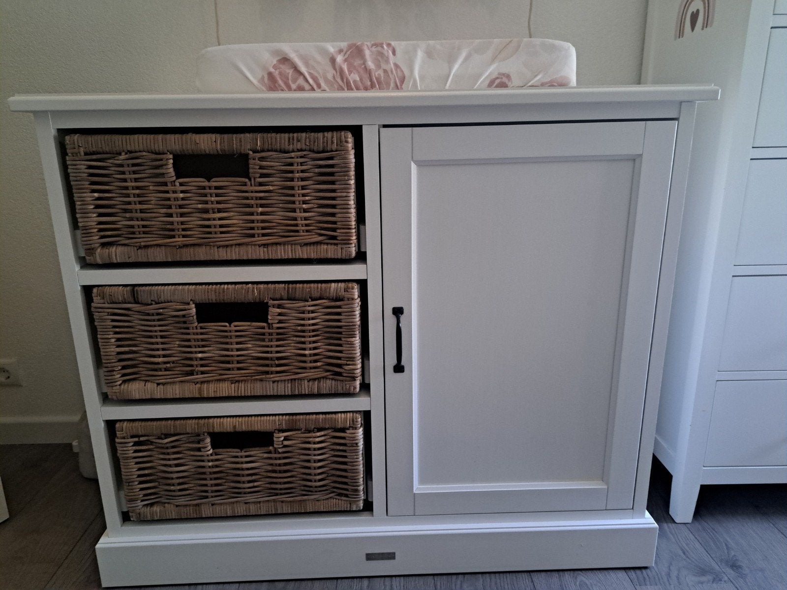 Commode met rieten manden en hangruimte, Gebruikt, Overige materialen, 100 tot 150 cm, 100 tot 150 cm