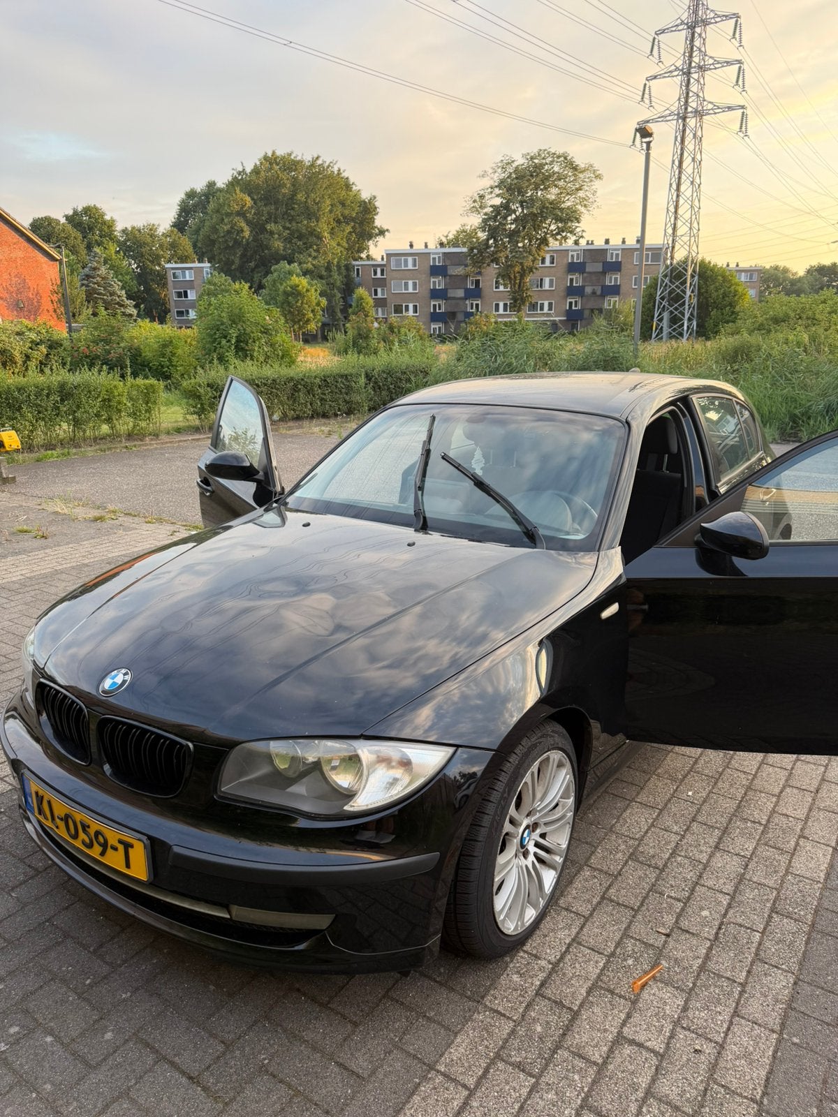 BMW 1-Serie 2.0 116I 5DR 2009 | Zwart | Project / Opknapper, Auto's, BMW, 1-Serie, Achterwielaandrijving, 1995 cc, 4 cilinders