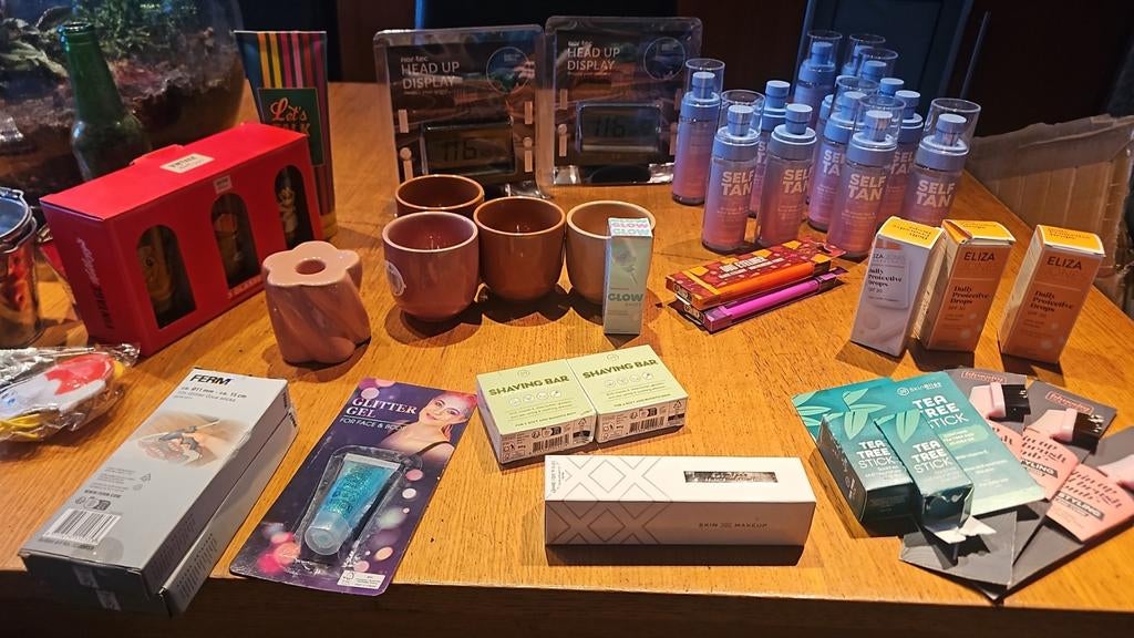Rommelmarkt spulletjes te koop   Alles  nieuw, Ophalen