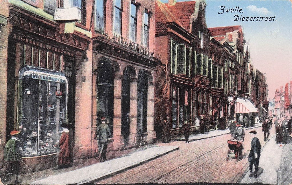 Zwolle - Diezerstraat met volk (gel. 1911?), Ophalen of Verzenden, Voor 1920, Gelopen, Overijssel