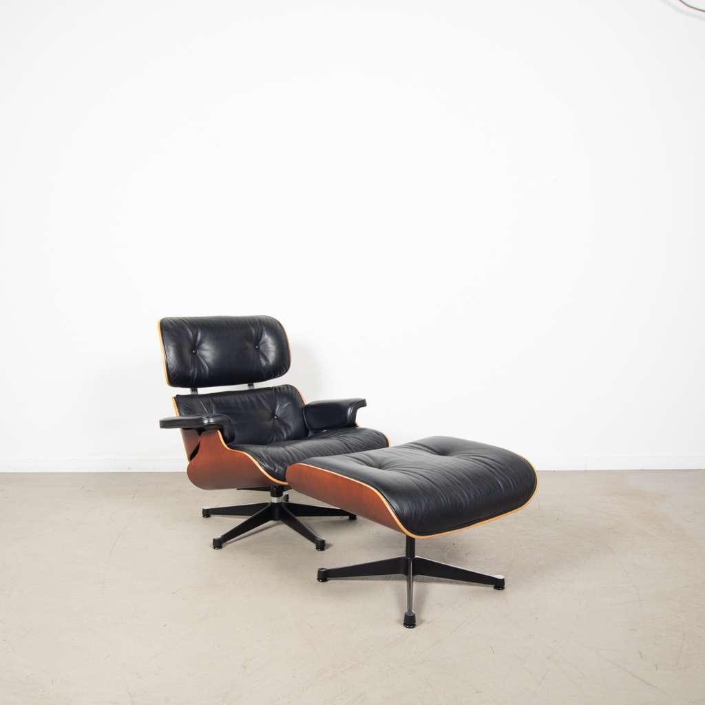1x Vitra Eames Lounge Chair Fauteuil Zwart Leer + Hocker, Huis en Inrichting, Fauteuils, Zo goed als nieuw, Hout, Leer, 75 tot 100 cm