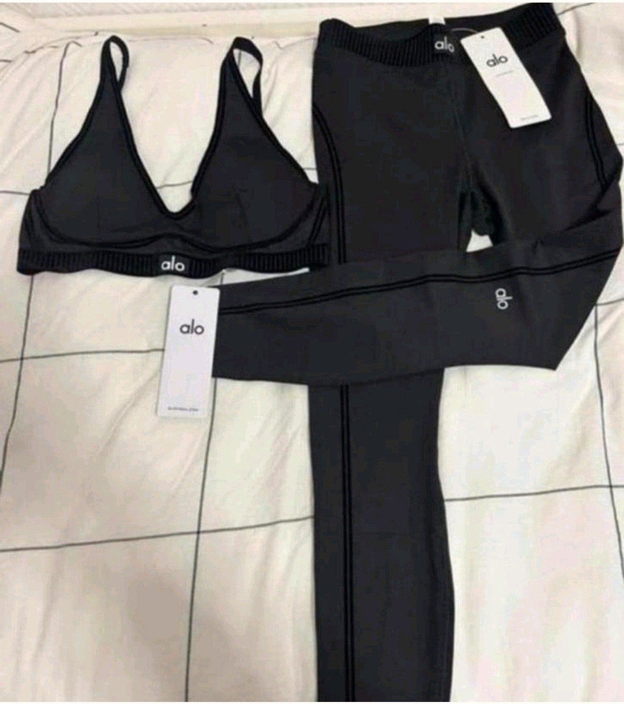 Alo yoga set nieuw maat S, Zwart, Nieuw, Ophalen of Verzenden, Maat 36 (S)