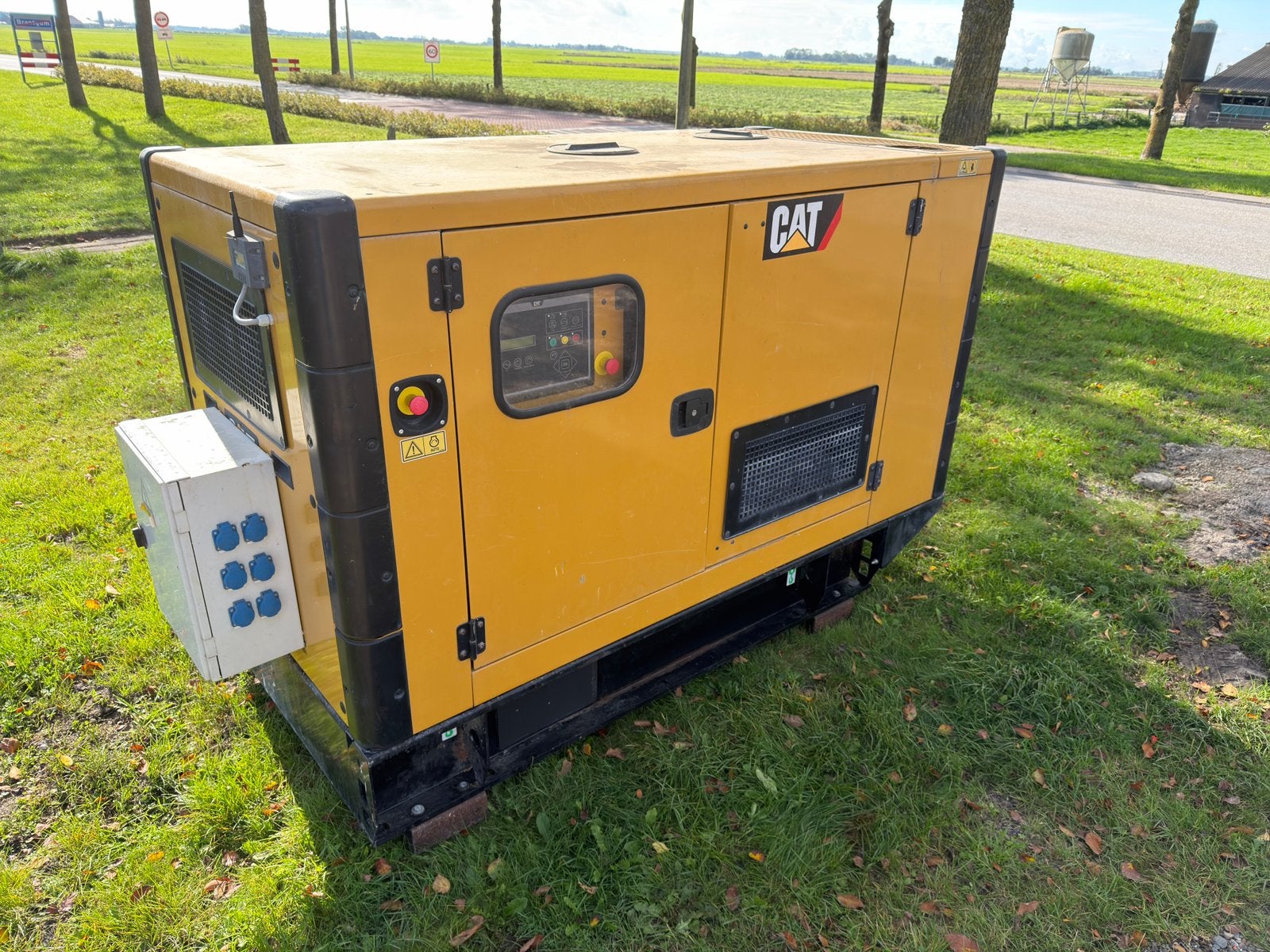 50 KVA aggregaat 230/400 Volt CATERPILLAR diesel Generator, Ophalen, Gebruikt, 30 kVA of meer, Elektrisch startend