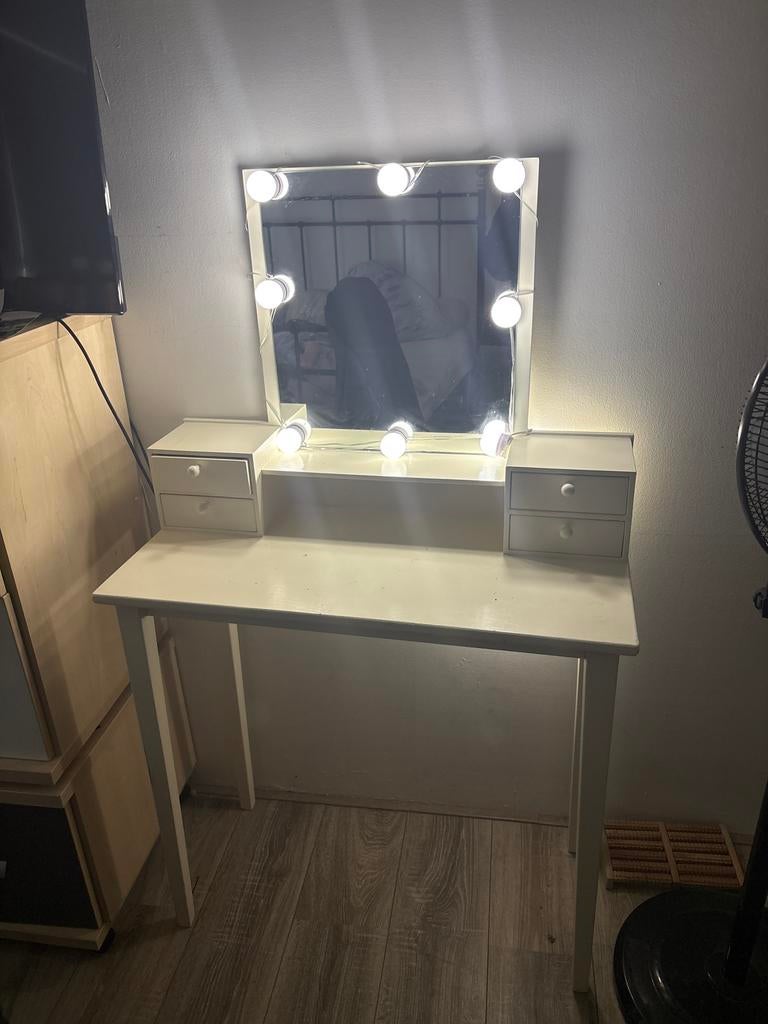 Kaptafel met spiegel en verlichting - Snel weg wegens verhui, Huis en Inrichting, Tafels | Kaptafels, Gebruikt, 100 tot 150 cm