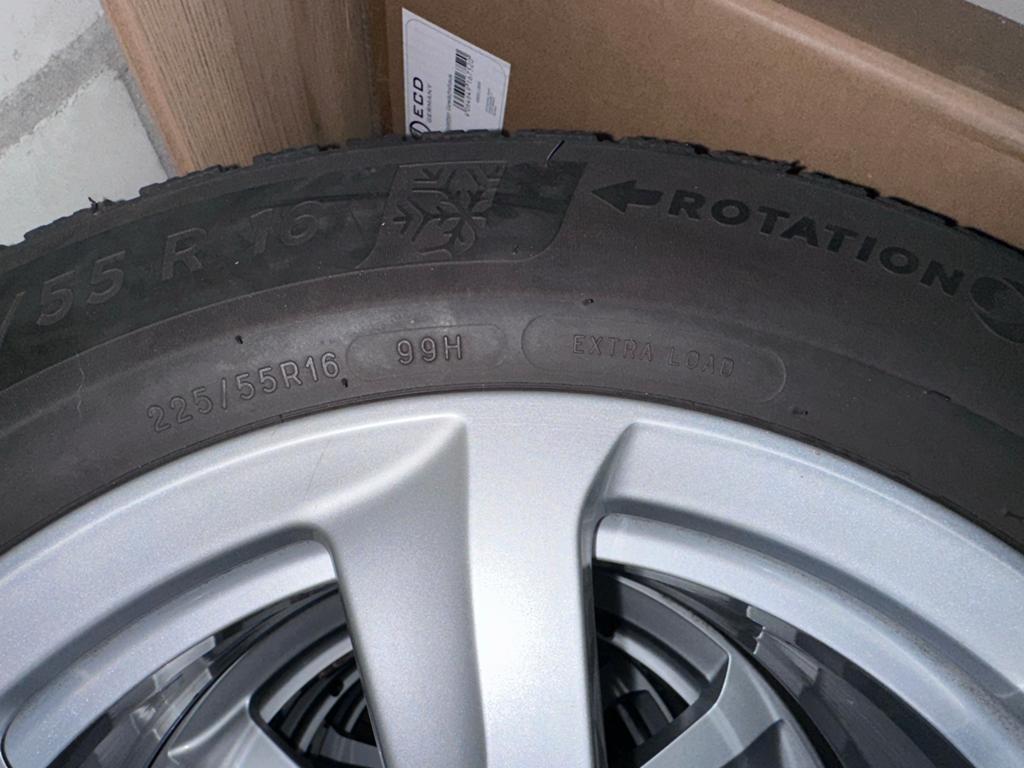 Michelin Winterbanden met Velgen 225/55R16 99H, Auto-onderdelen, Banden en Velgen, Ophalen, Gebruikt, 16 inch, Banden en Velgen