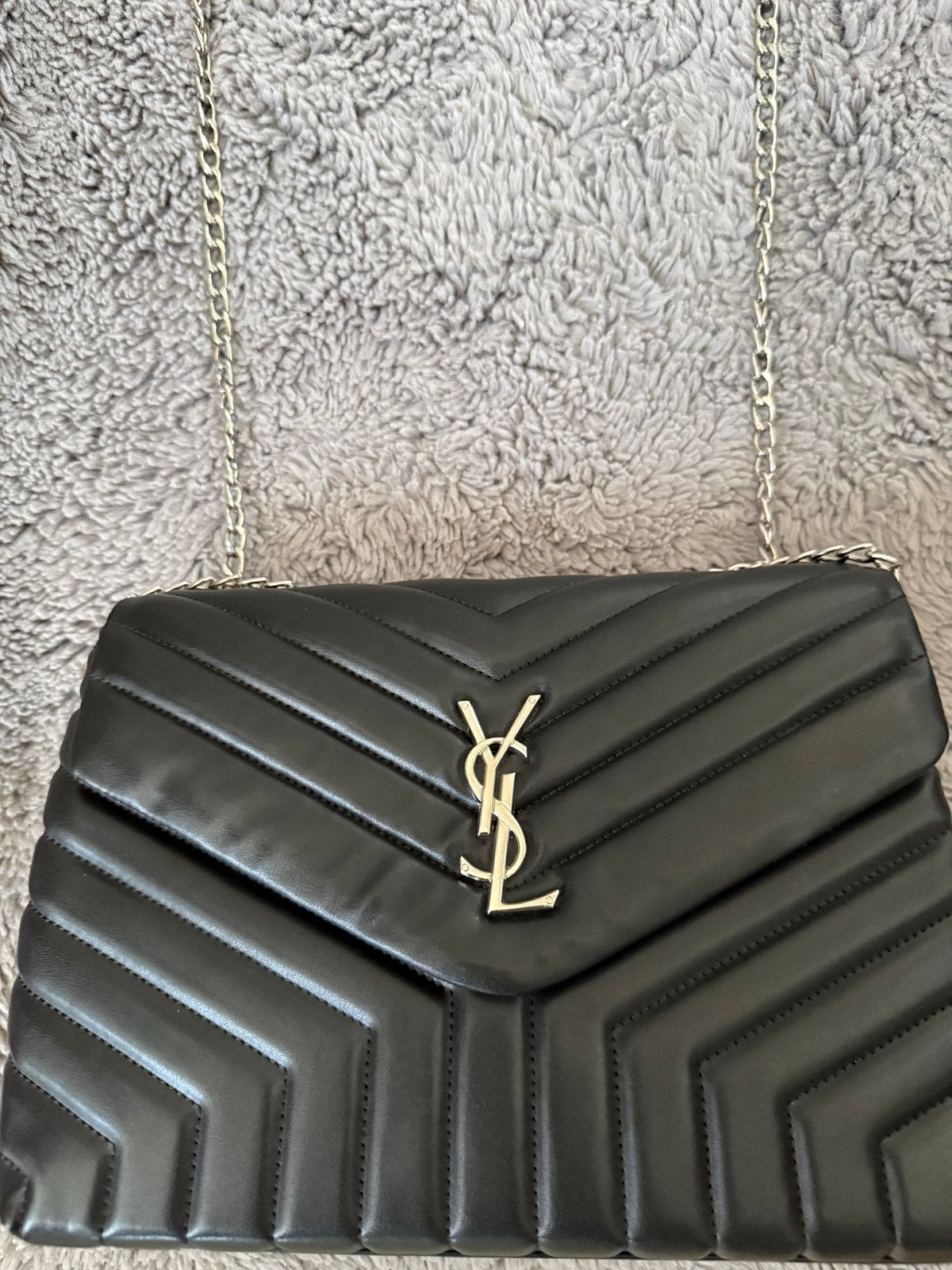 Stijlvolle Zwarte YSL Loulou Schoudertas, Ophalen of Verzenden, Zo goed als nieuw, Zwart, Schoudertasje