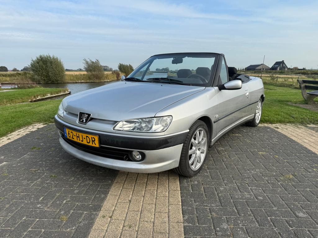 Peugeot 306 1.6 Cabriolet 72KW 2001 Grijs, Auto's, Peugeot, Voorwielaandrijving, 4 cilinders, Cabriolet, Handgeschakeld