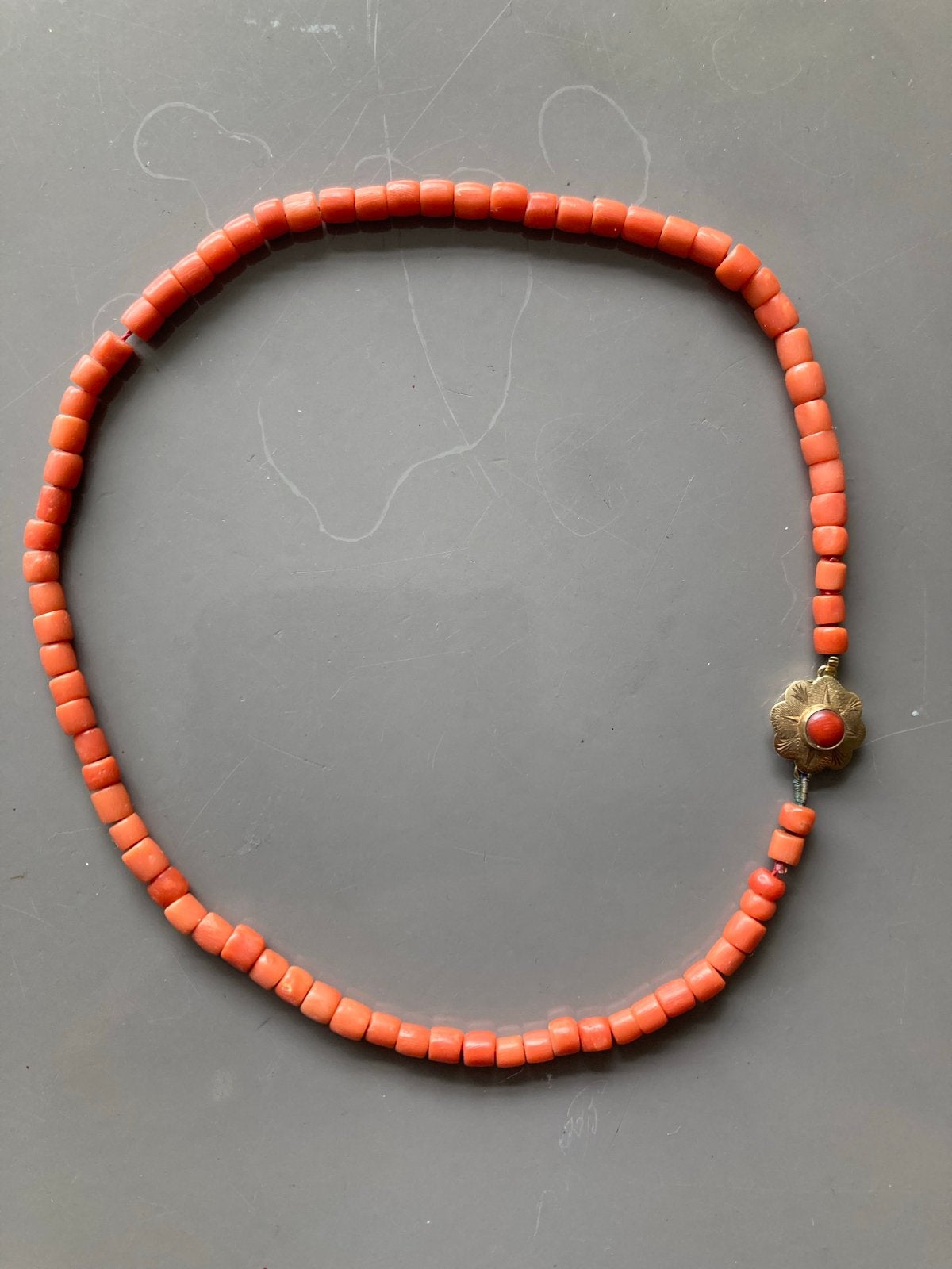 Vintage ‘Koraal’ Ketting met Gouden Sluiting, Ophalen, Gebruikt, Oranje, Overige materialen