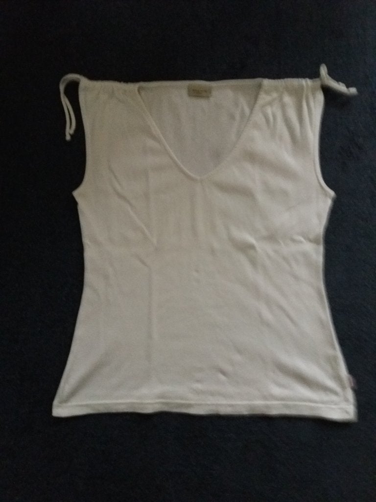 Een wit T-Shirt hemd met V hals en zonder mouwen., Maat 38/40 (M), Bon 'a Parte., Wit, Ophalen of Verzenden