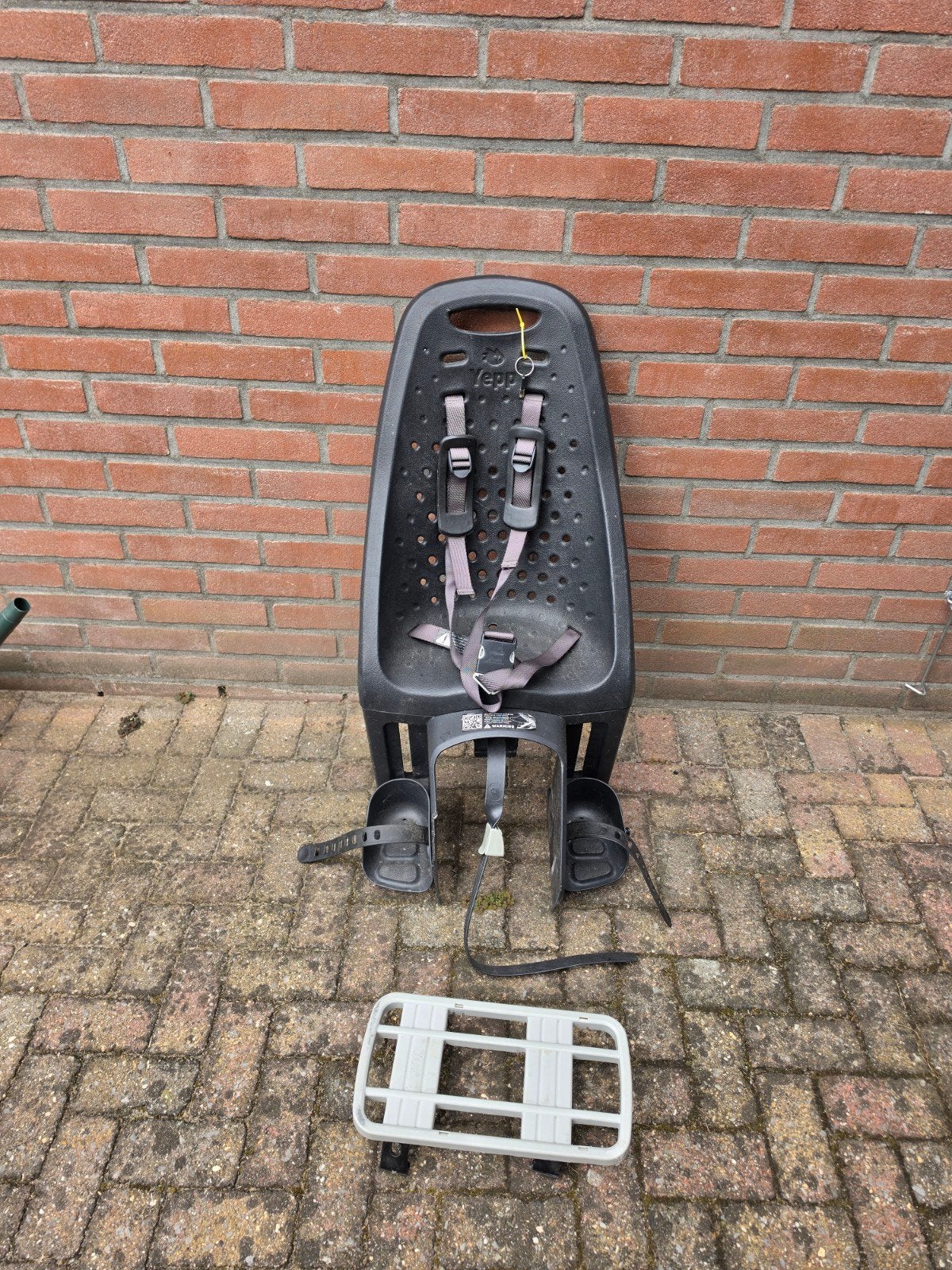 Yepp Achterzitje GMG Fietsstoeltje Zwart met adapter plaat, Achterzitje, 9 t/m 36 kg, Ophalen, Yepp GMG