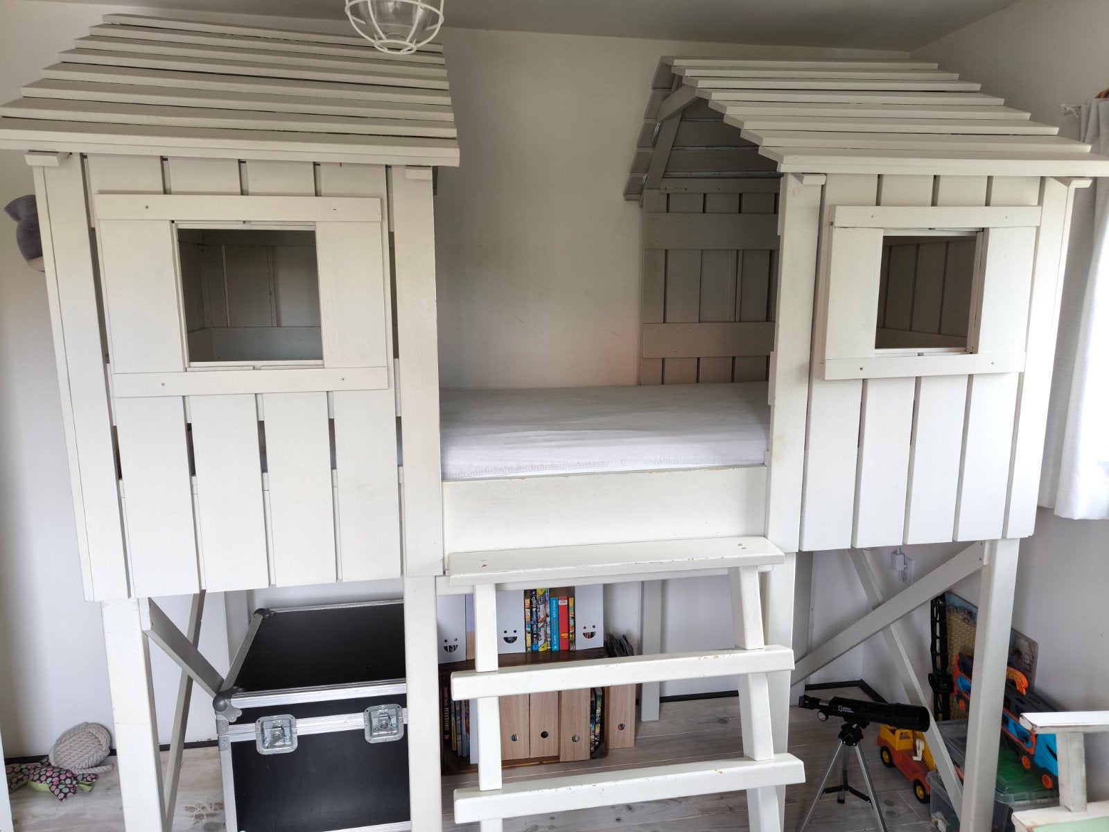 Hut/huisjes bed - Hoogslaper, Ophalen, 85 tot 100 cm, Gebruikt, Lattenbodem