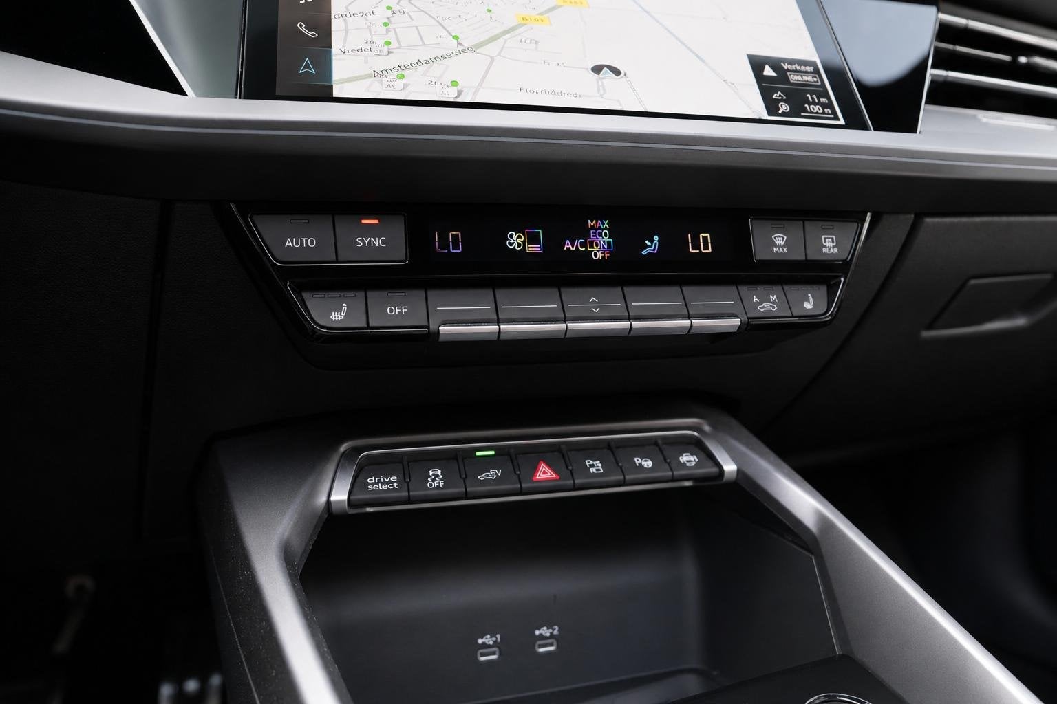 Foto 14 van Audi A3 Sportback 40 TFSI e S edition | Pano | Matrix | Carp