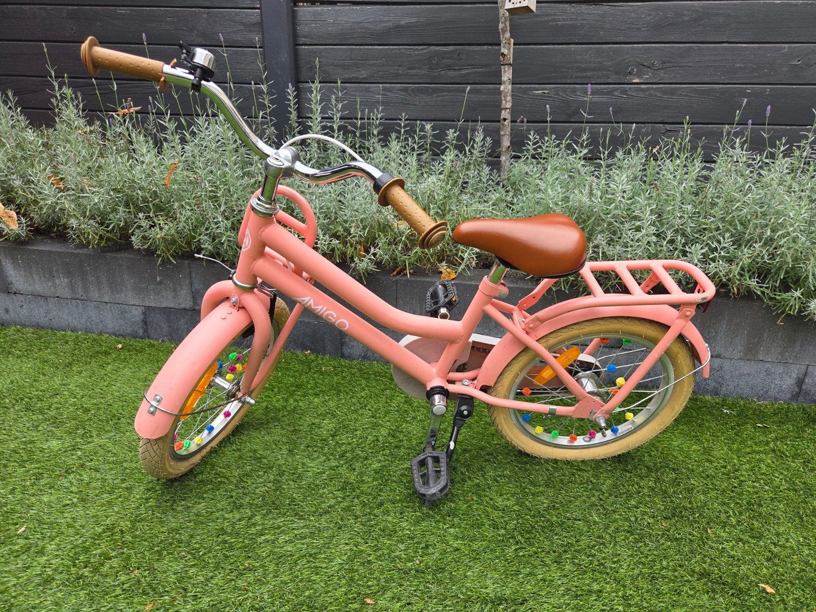 Amigo Bella kinderfiets 16 inch (met zijwieltjes), Ophalen, Zijwieltjes, Velgrem, Amigo