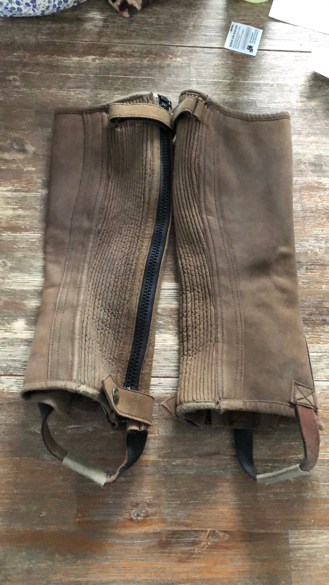 Suede-achtige chaps maat S (schoon en netjes), Dieren en Toebehoren, Paardrijkleding, Gebruikt, Ademend, Ophalen of Verzenden