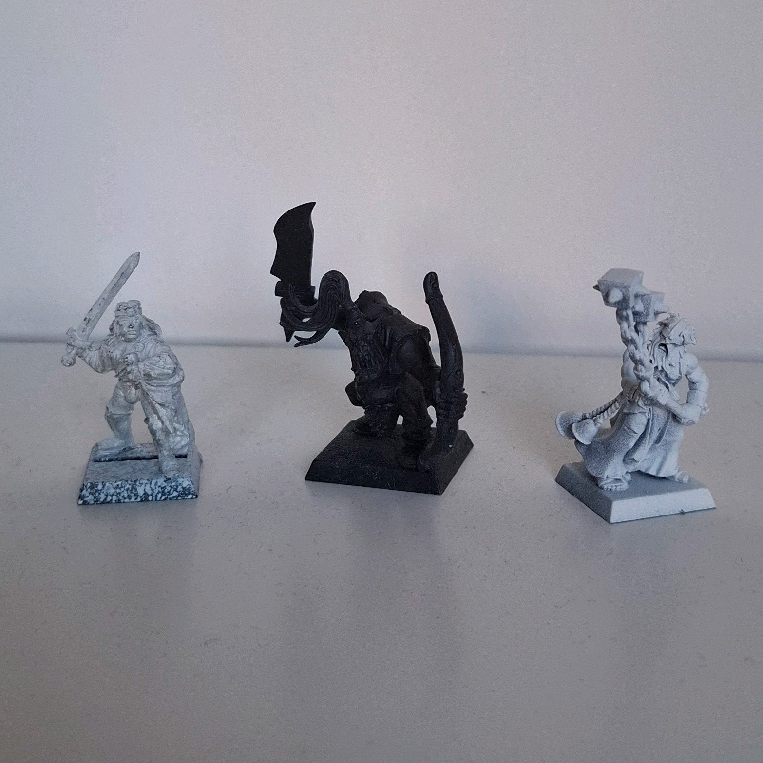 Oude Warhammer miniatuurtjes ( 1 metaal, 2 plastic) Fantasy, Ophalen of Verzenden, Zo goed als nieuw
