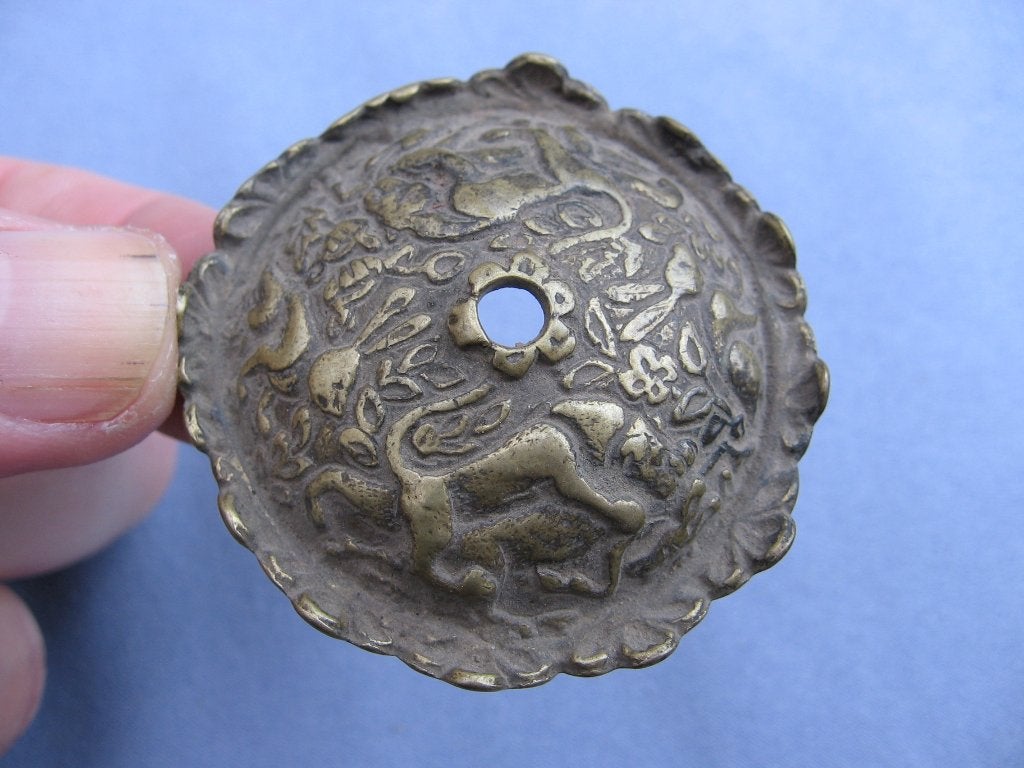 Perzië -  bronzen schijf met dieren - 16e , 19e eeuw, Ophalen of Verzenden, Brons