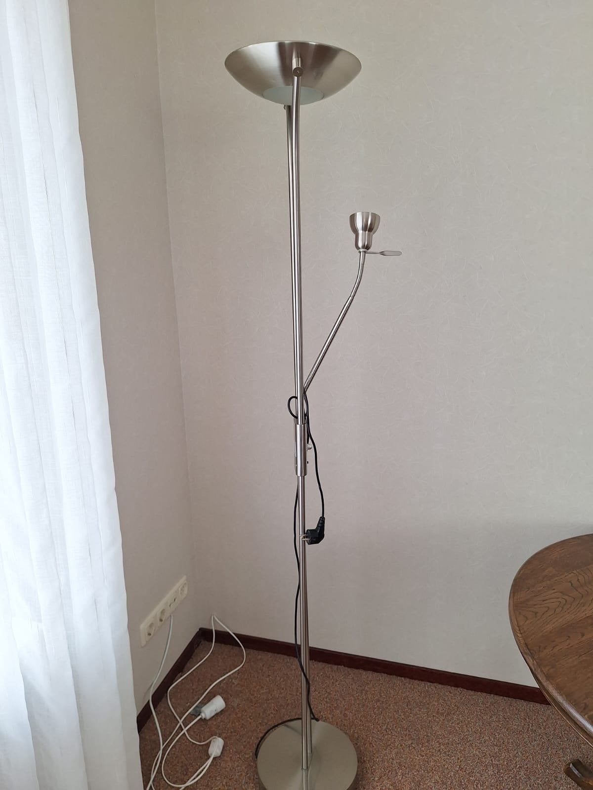 Diverse meubels, lampen en witgoed, Ophalen