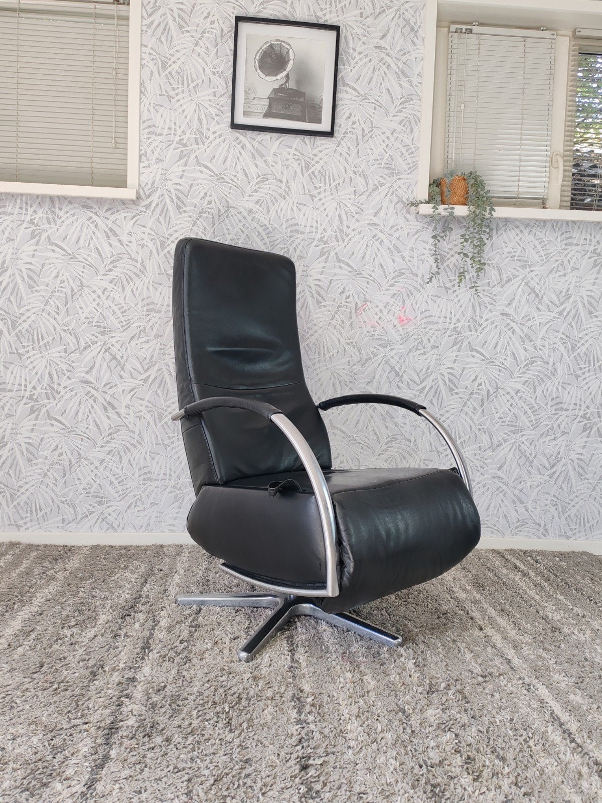 De Toekomst leren design relax fauteuil zwart, Nvr, Leer, Zo goed als nieuw, 50 tot 75 cm