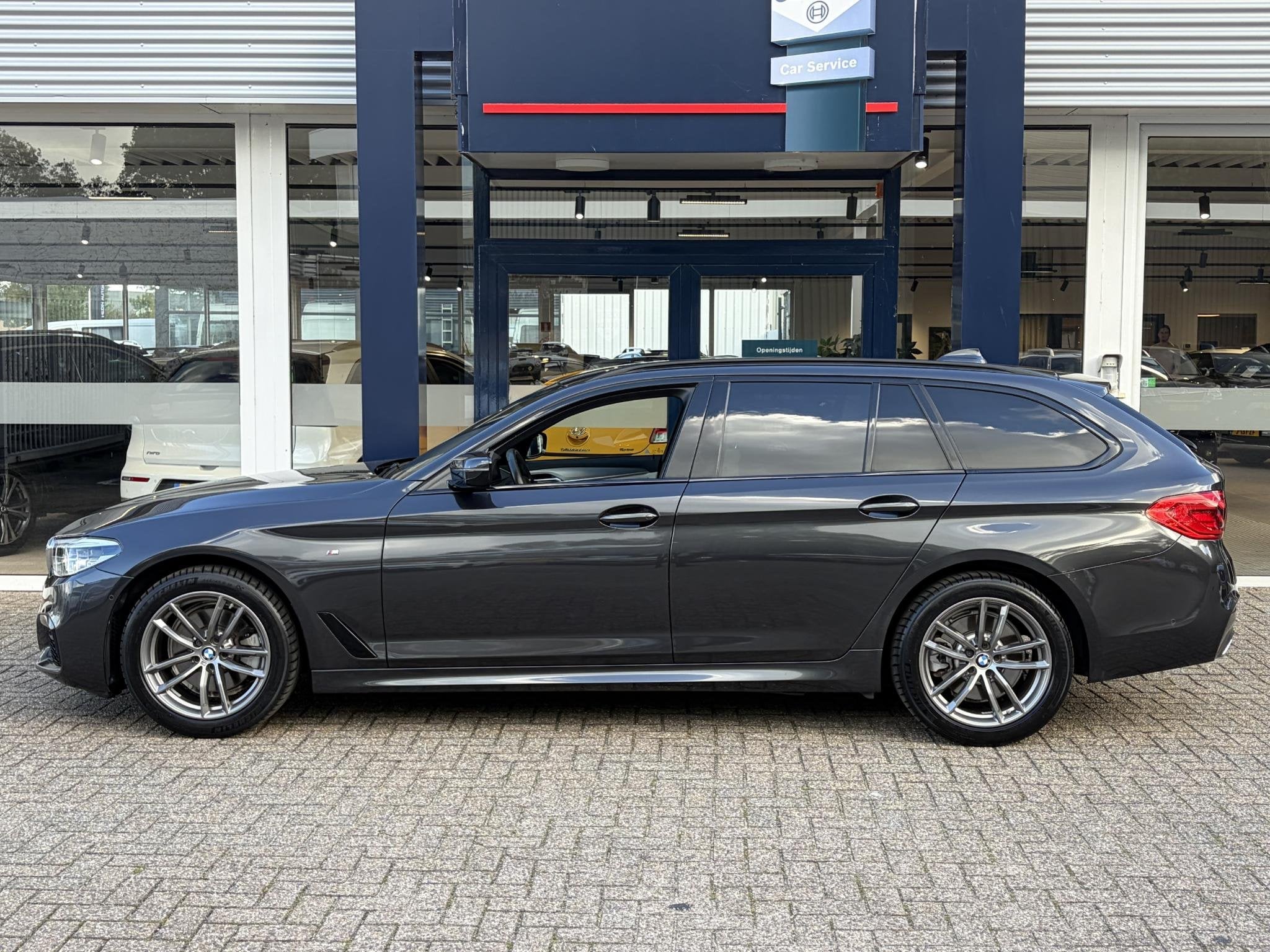 BMW 5-serie Touring 520i High Executive / M-Sport Pakket / A, Auto's, Automaat, Achterwielaandrijving, Euro 6, 4 cilinders