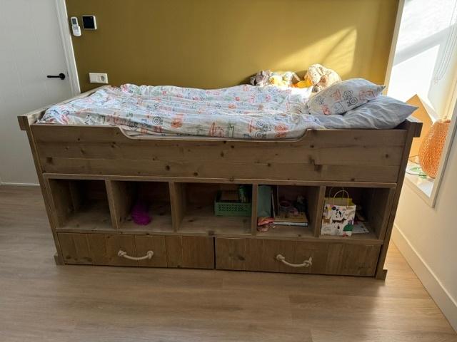 Steigerhouten Kajuitbed, Kinderen en Baby's, Kinderkamer | Bedden, Ophalen, 85 tot 100 cm, Zo goed als nieuw, Lattenbodem