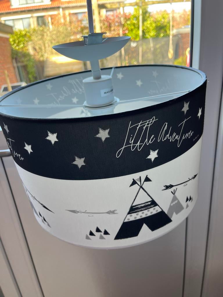 Kinderlamp 'Little Adventurer' - Zwart/Wit met tipi's, Ophalen, 25 tot 50 cm, Wit, Rond