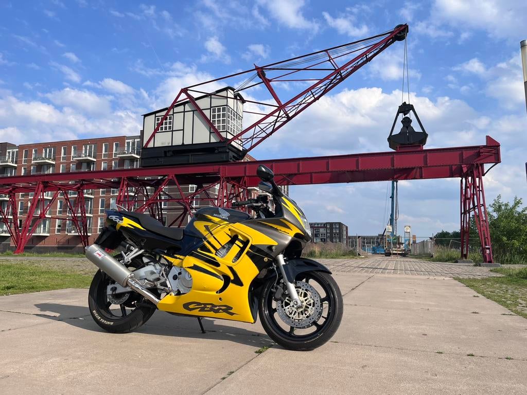 Honda cbr600 f, Sportuitlaat, Occasion, 4 cilinders, Meer dan 35 kW