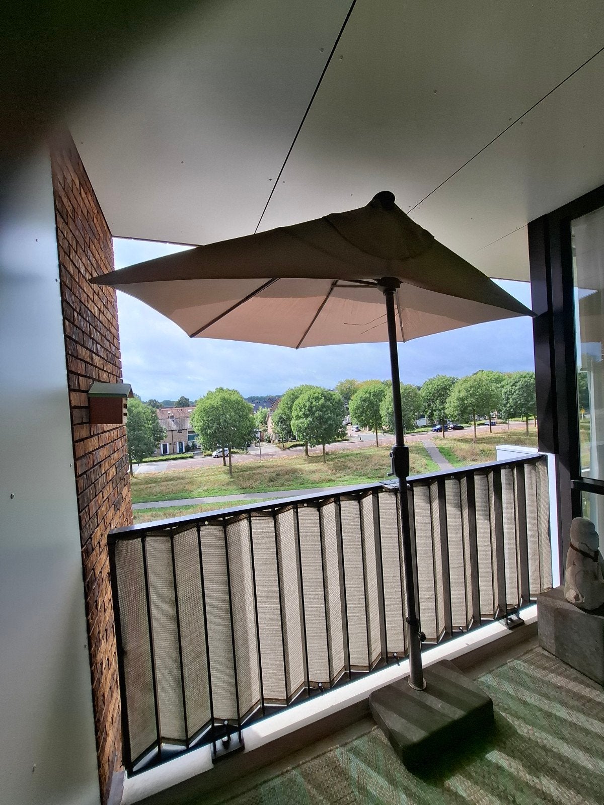 Mooie halve balkon zonnescherm, Tuin en Terras, Ophalen, 2 tot 3 meter, Zo goed als nieuw, Waterdicht