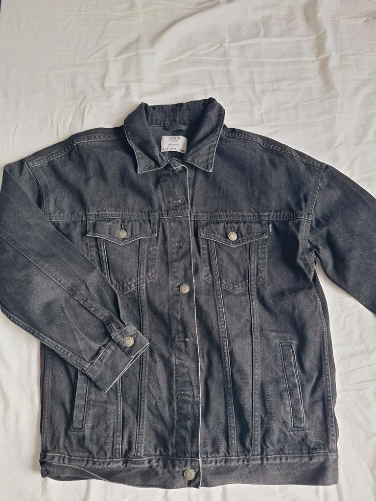 Bershka Zwart Denim Jasje Maat S, Zwart, Zo goed als nieuw, Maat 36 (S), Bershka