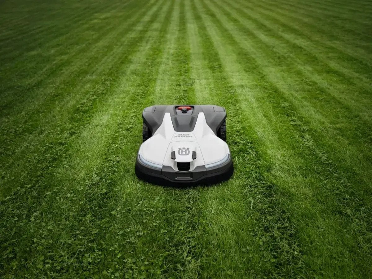 Husqvarna 450V Nera, Tuin en Terras, Robotmaaiers, Zo goed als nieuw, 20 tot 25 cm, Met regensensor, Bestuurbaar via app, Ophalen
