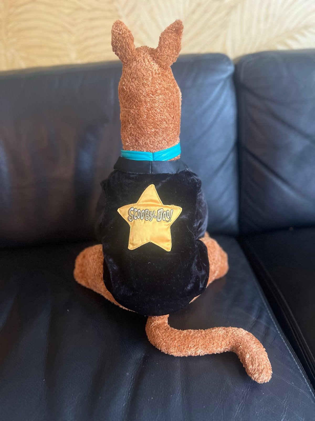Scooby-Doo knuffel 40 cm met luxe velvet jasje, Overige merken, Overige karakters, Zo goed als nieuw, Middelgroot (20 tot 80 cm)
