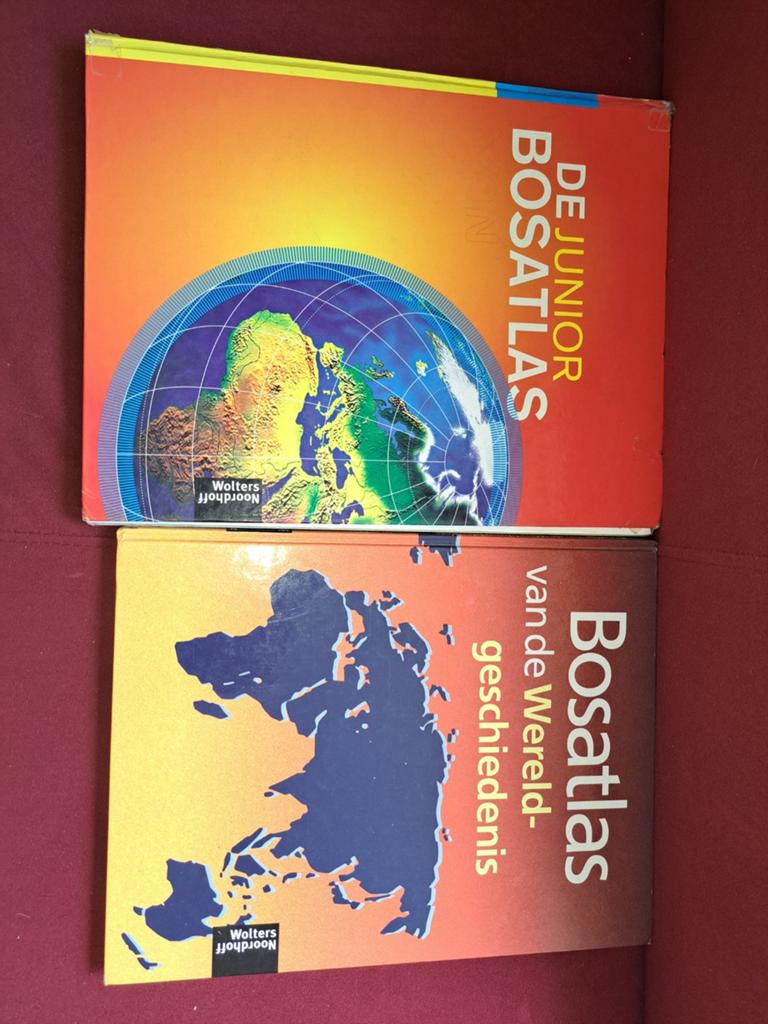 Gratis Junior Bosatlas & Bosatlas Wereldgeschie, Boeken, Atlassen en Landkaarten, Gelezen, Bosatlas, 2000 tot heden, Ophalen of Verzenden
