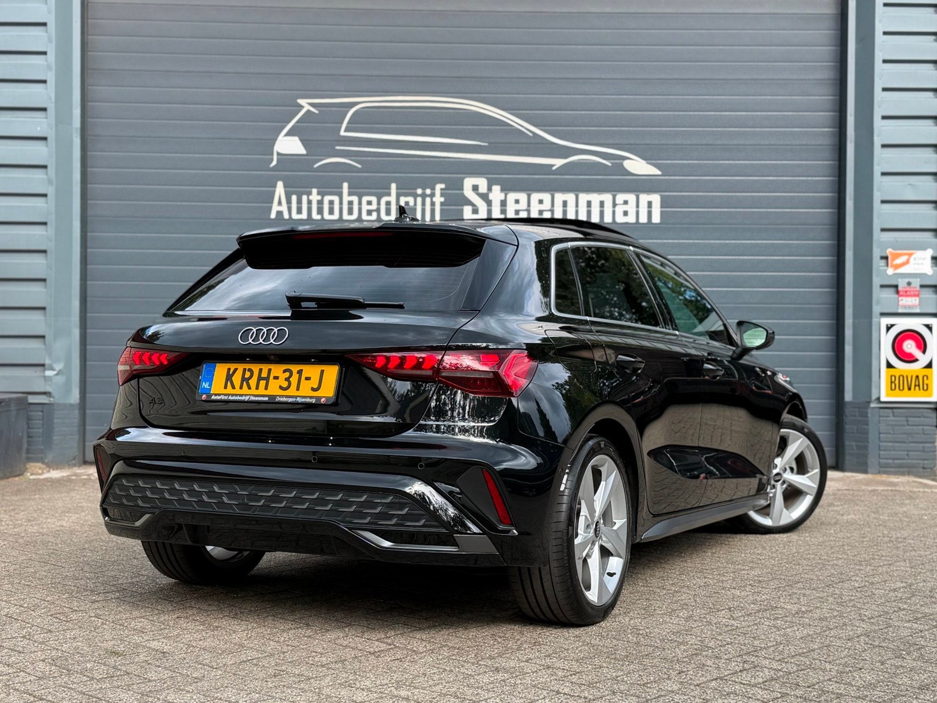 Audi A3 SPORTBACK 35 TFSI S Edition | Pano | Matrix | Sonos, Voorwielaandrijving, 1300 kg, 1498 cc, 4 cilinders