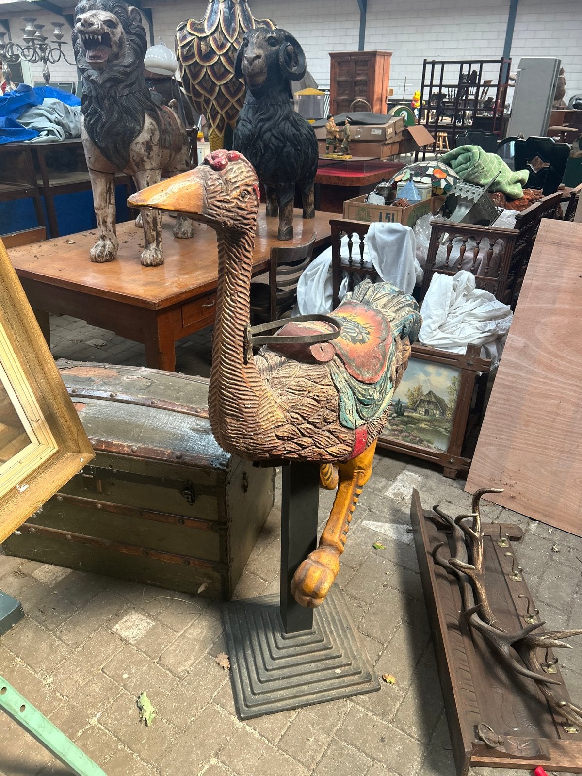 Antieke houten carrousel struisvogel, Ophalen