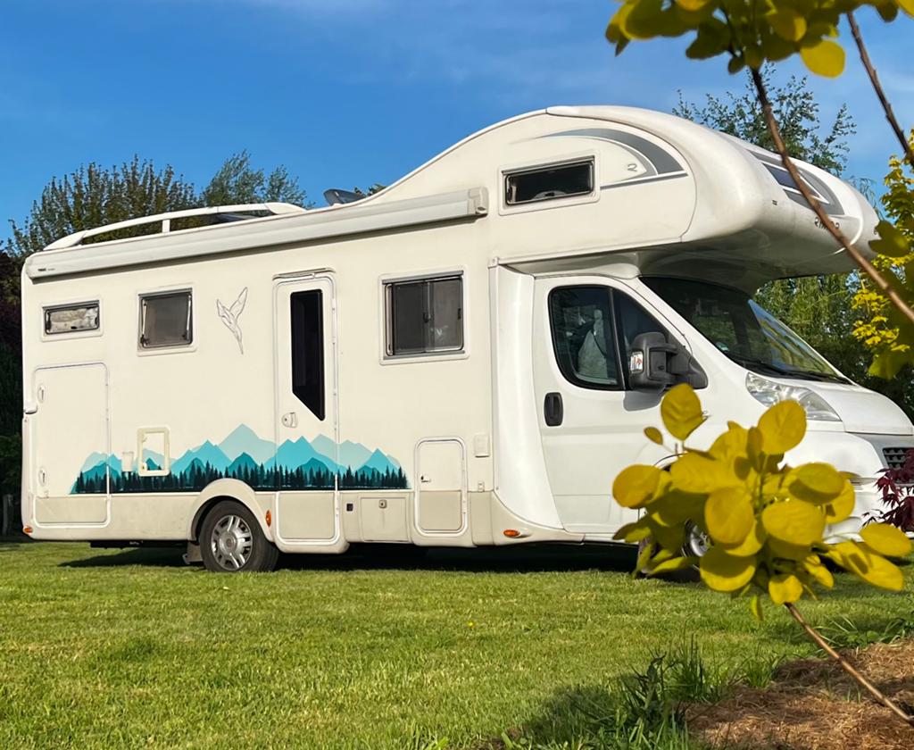6-persoons Gezinscamper OFF-GRID | Rimor Nehmo 58 | 170 PK, Ringverwarming, Fiat, Particulier, Half-integraal