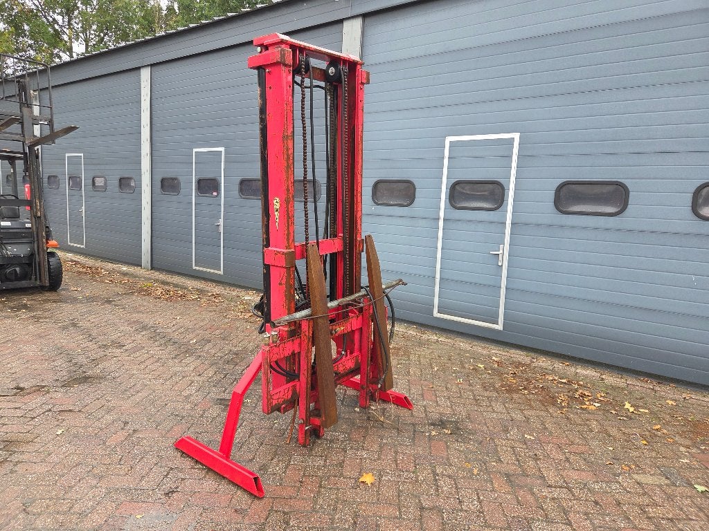 Wifo Hefmast, 2,5 tons hefmast, Met opklapvorken, Ophalen, Zo goed als nieuw