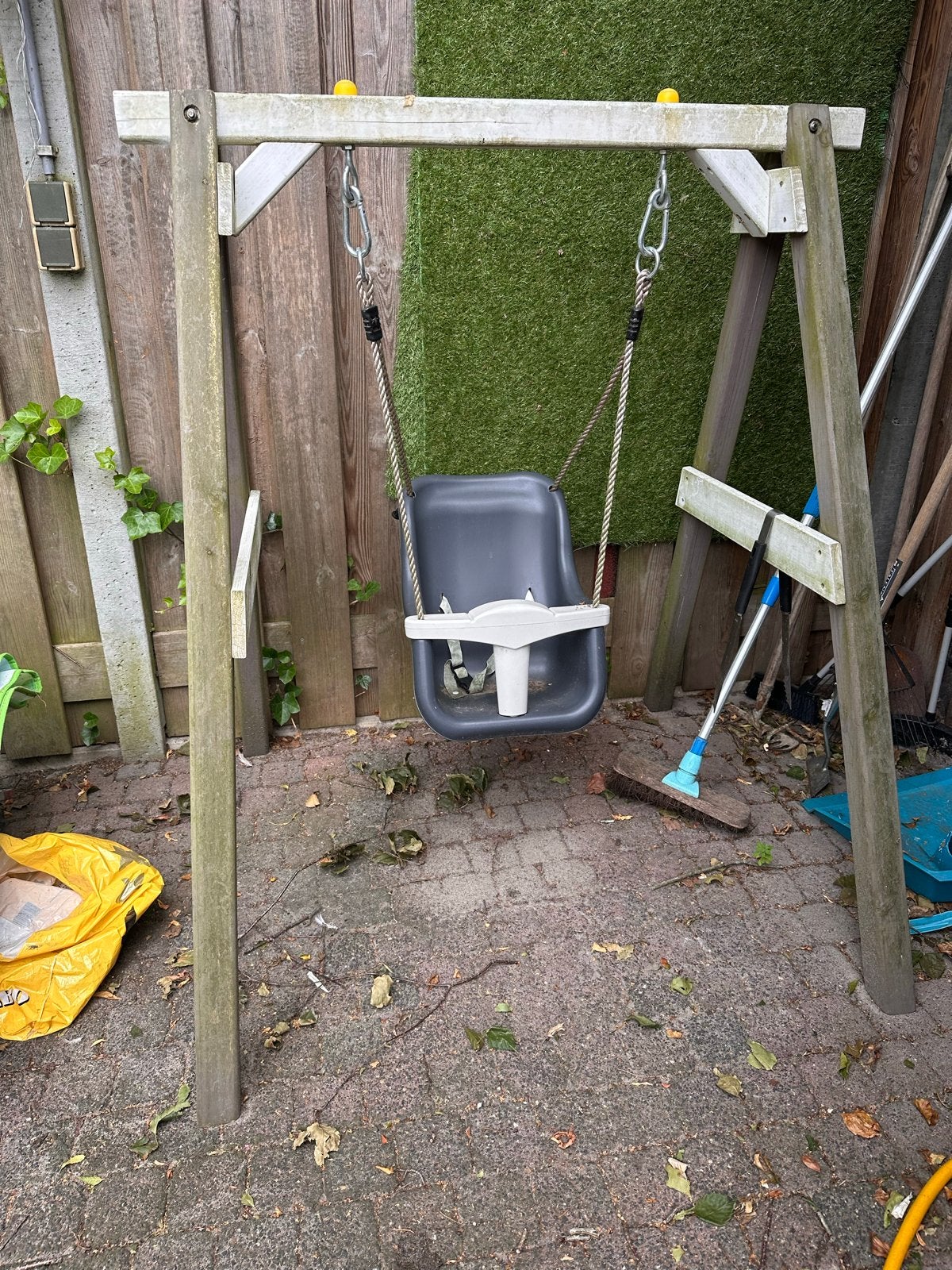 Houten schommel met babyzitje, Ophalen, Gebruikt, Schommel