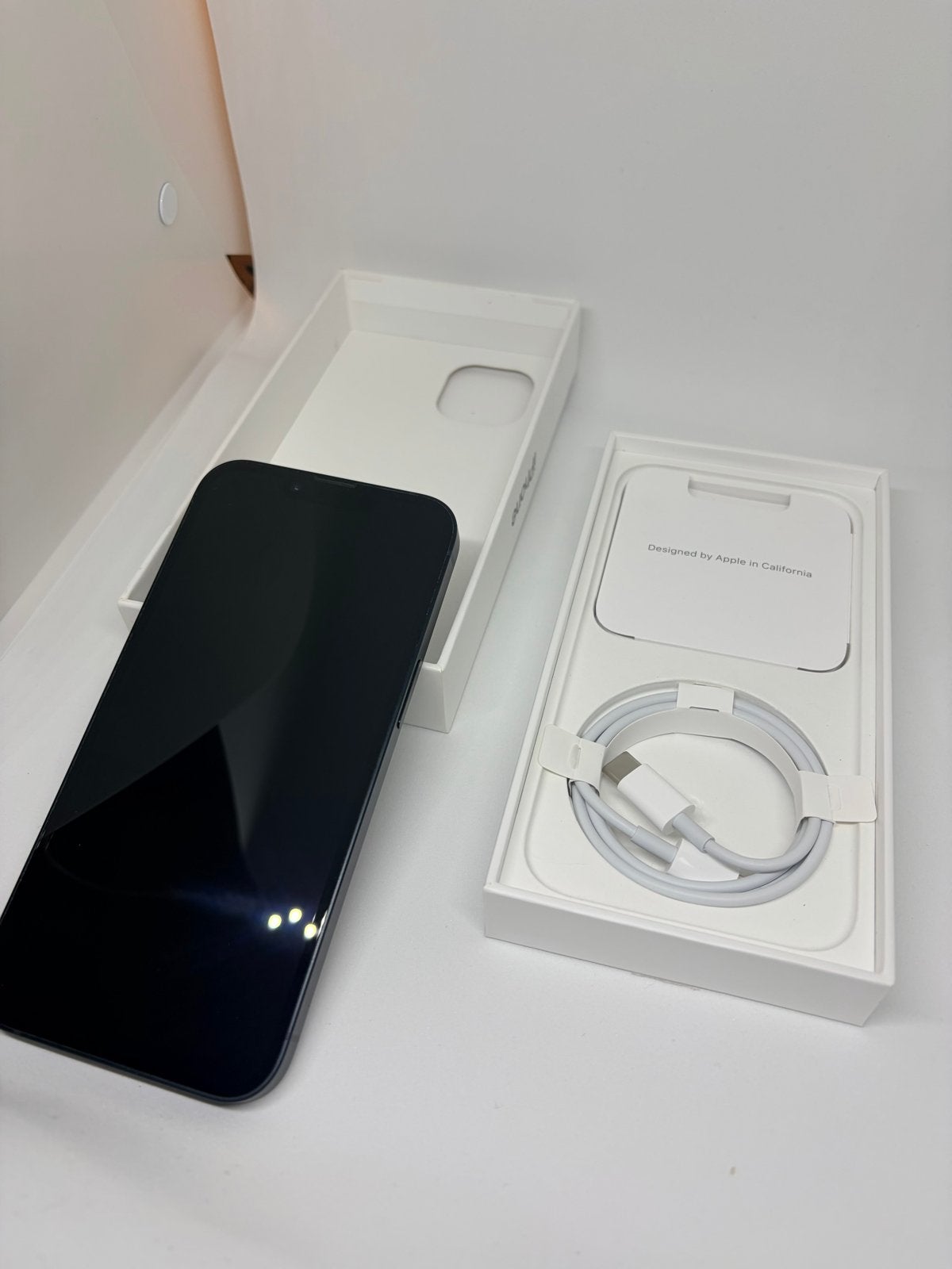 Foto 3 van iPhone 14 128GB Midnight