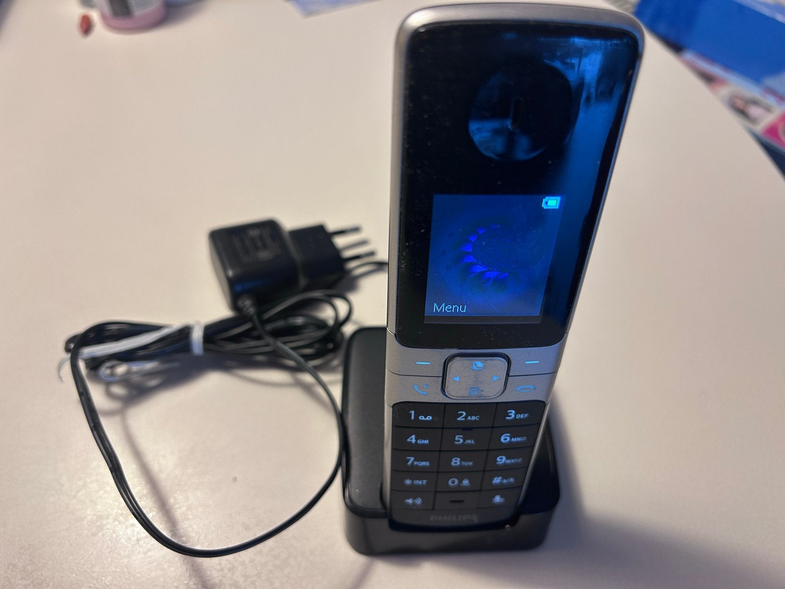 Philips D635 DECT telefoon basisstation met 1 extra handset, Telecommunicatie, Vaste telefoons | Handsets en Draadloos, Ophalen of Verzenden