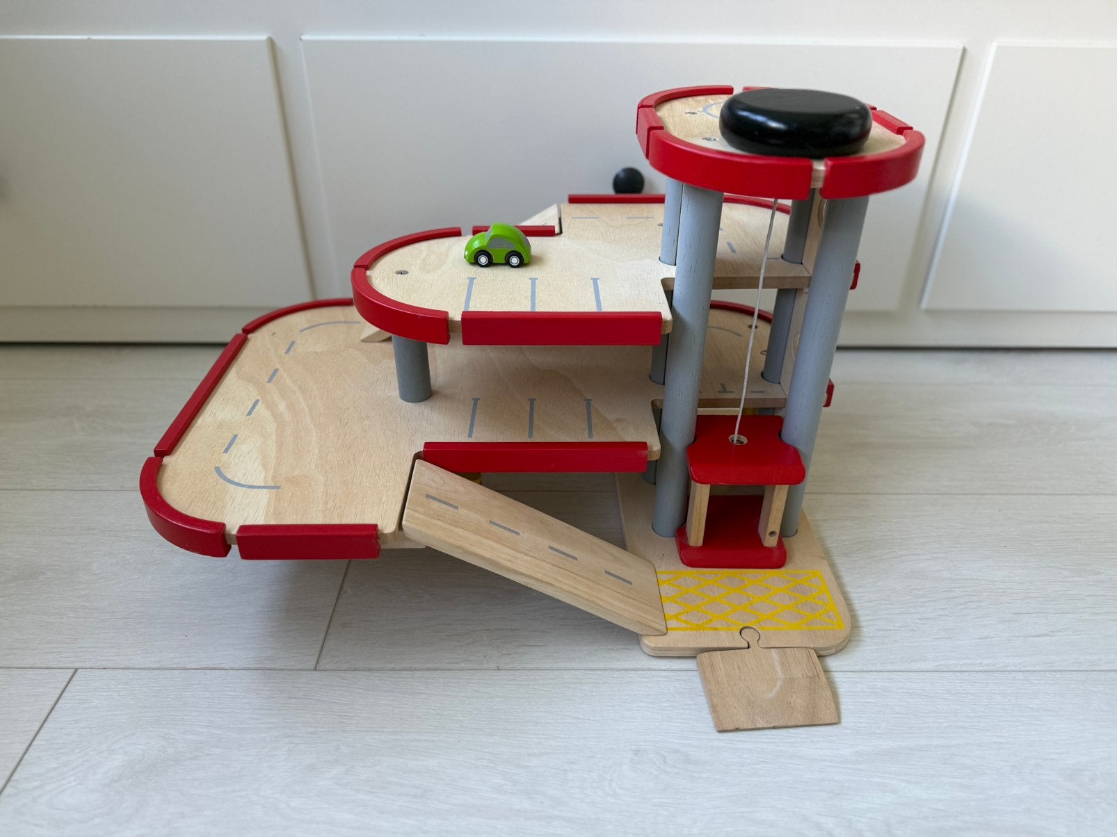 Plantoys houten garage, Ophalen, Gebruikt