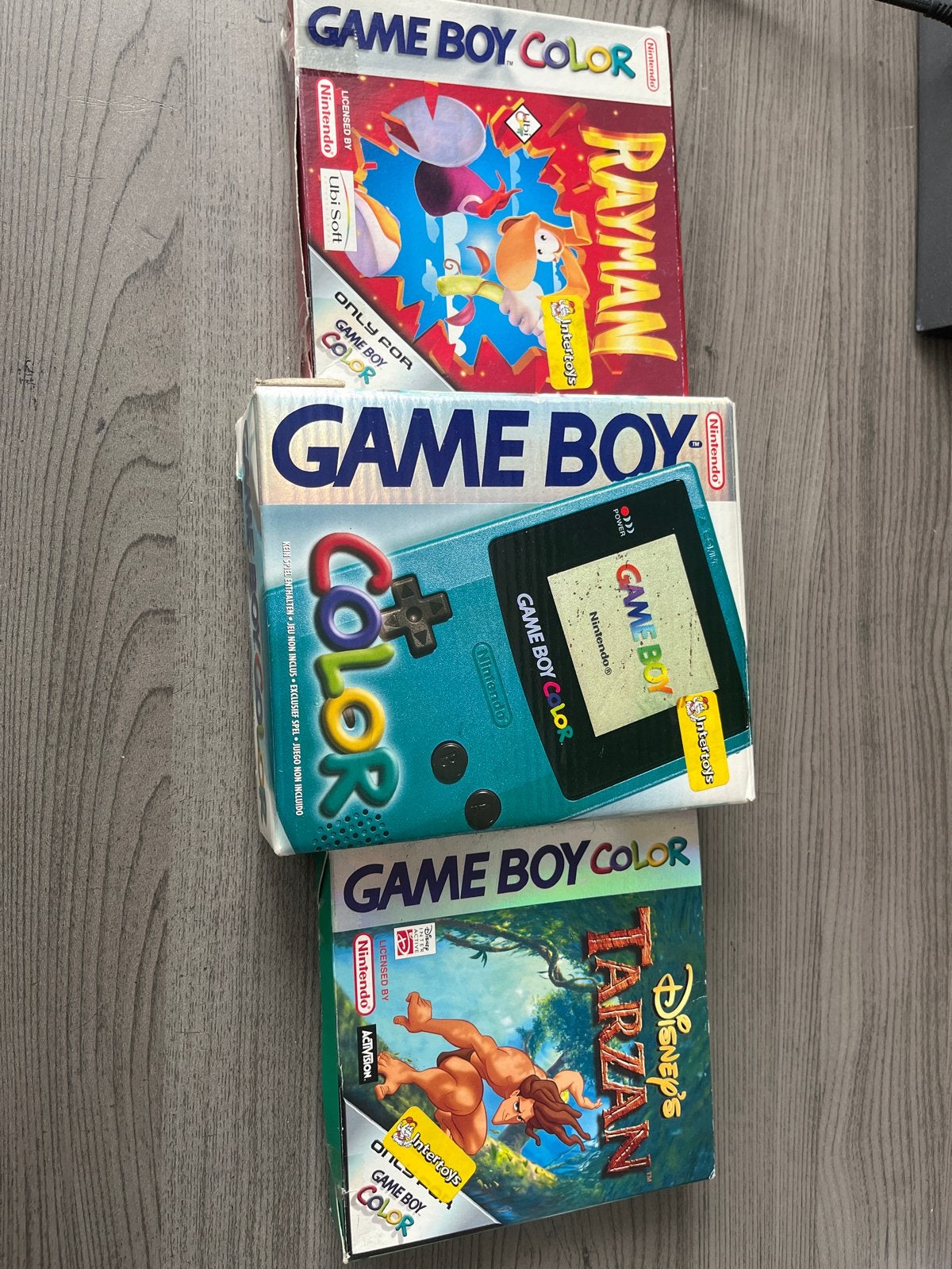 Game Boy Color met 2 spellen (Rayman, Tarzan), Spelcomputers en Games, Spelcomputers | Nintendo Game Boy, Ophalen of Verzenden
