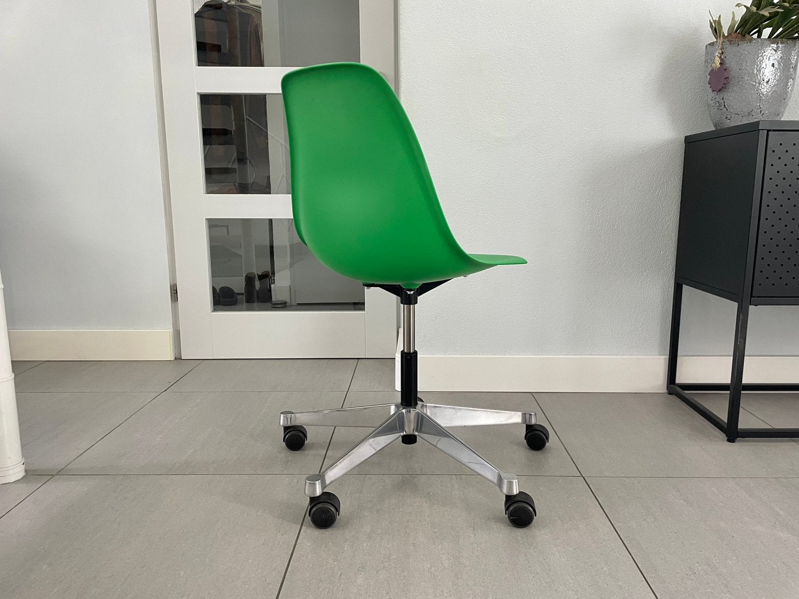 Foto 11 van HEYNE | Vitra stoelen fauteuils en andere items