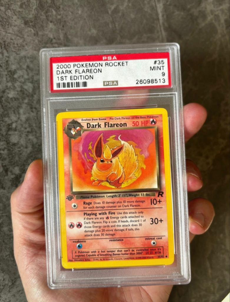 Dark Flareon 1st edition PSA 9, Ophalen of Verzenden, Zo goed als nieuw, Losse kaart