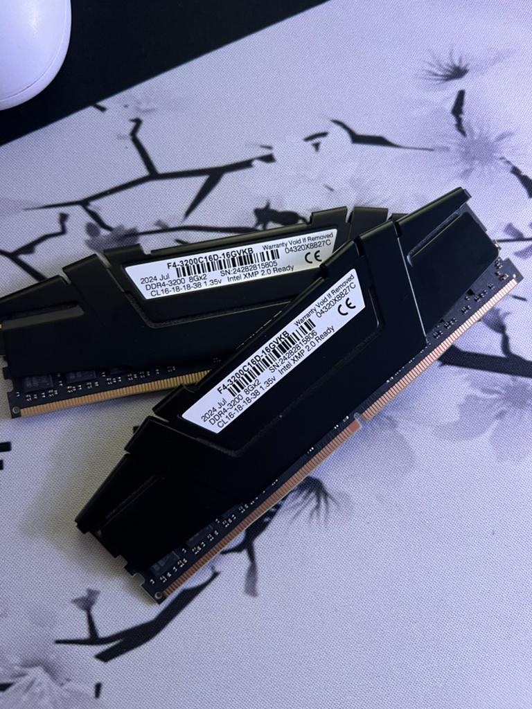 Te koop: 16GB DDR4 RAM (2x8GB kits) – 3200MHz CL16, DDR4, Ophalen of Verzenden, Zo goed als nieuw, Desktop