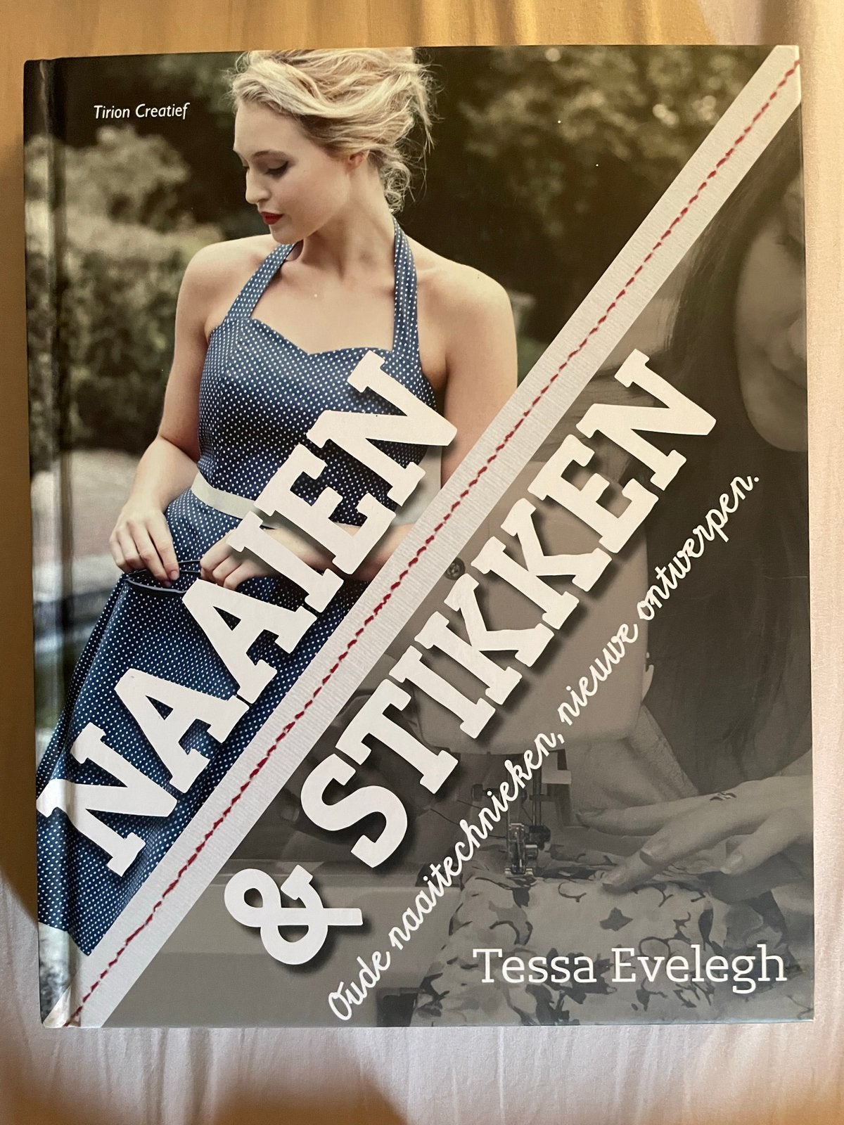 Naaien & Stikken: Oude naaitechnieken, nieuwe ontwerpen, Boeken, Ophalen of Verzenden, Zo goed als nieuw, Borduren en Naaien