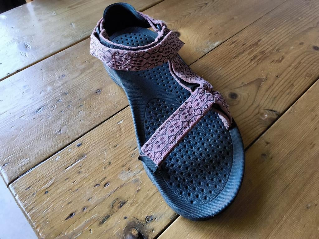 Teva sandalen maat 38/39, Kleding | Dames, Schoenen, Ophalen of Verzenden, Zo goed als nieuw, Sandalen of Muiltjes