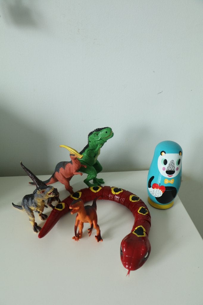 Mooie speelgoed dino's en slang, Ophalen, Zo goed als nieuw, Jongen