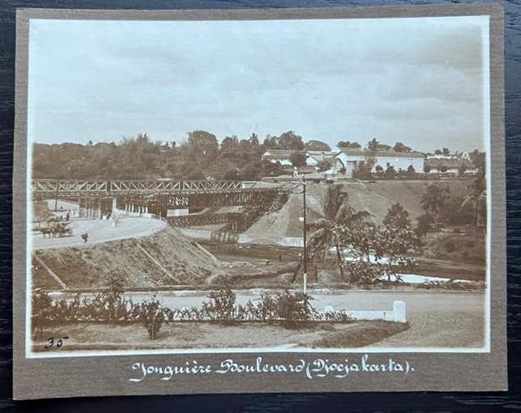Kabinetfoto Jonquière boulevard (Djocjakarta), Foto, Zo goed als nieuw, Voor 1940, Buitenland